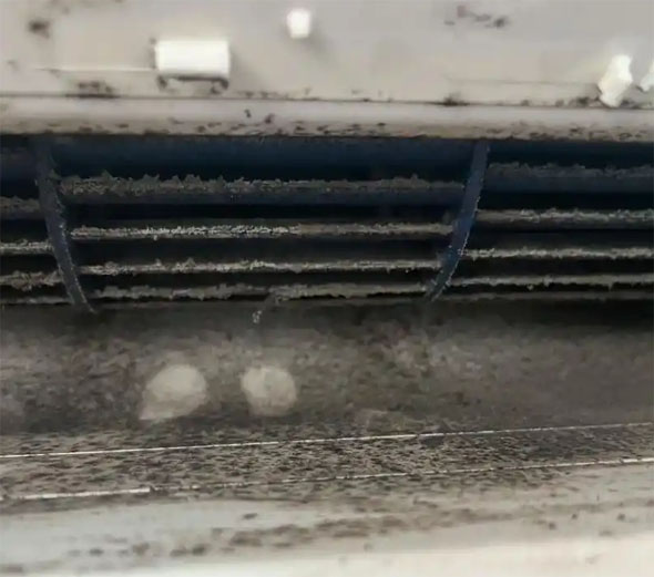 怀远空调吹的风有股烧焦味是怎么回事
